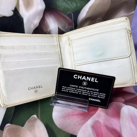 Chanel Caviar Leather Skin Coco Chanel Bi Fold Beige Wallet Vintage Authentic - Picture 2 of 11